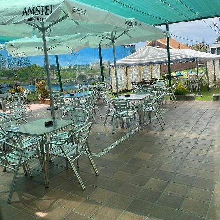 Hostal Restaurante Rio Ubierna Quintanilla-Vivar 外观 照片