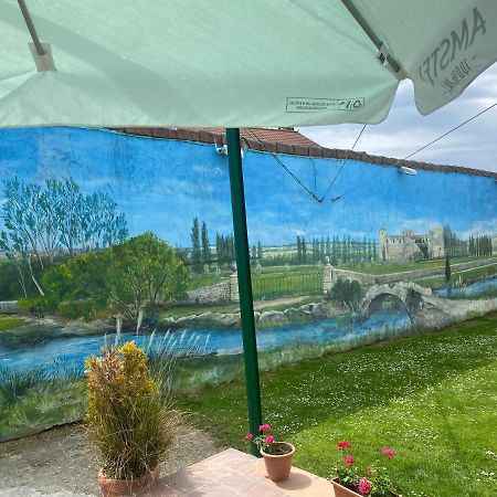 Hostal Restaurante Rio Ubierna Quintanilla-Vivar 外观 照片