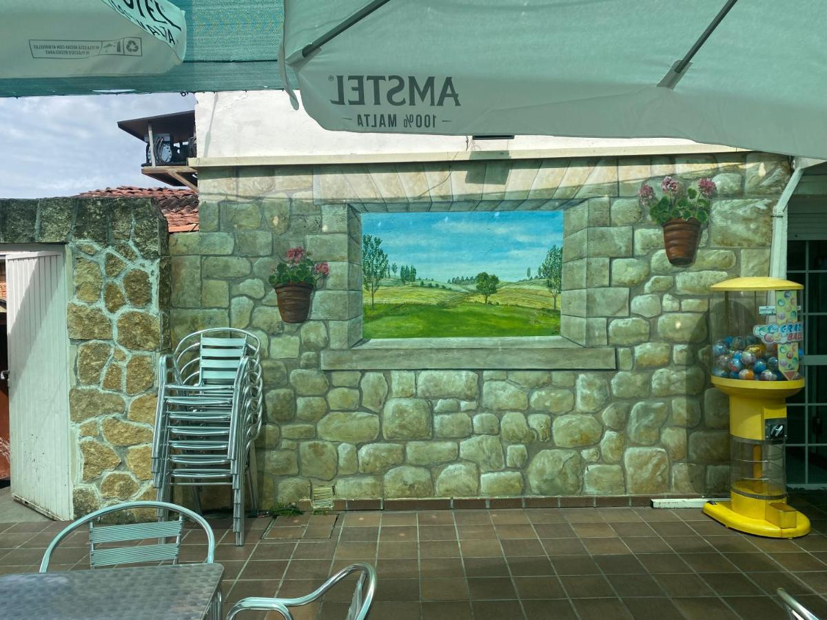 Hostal Restaurante Rio Ubierna Quintanilla-Vivar 外观 照片