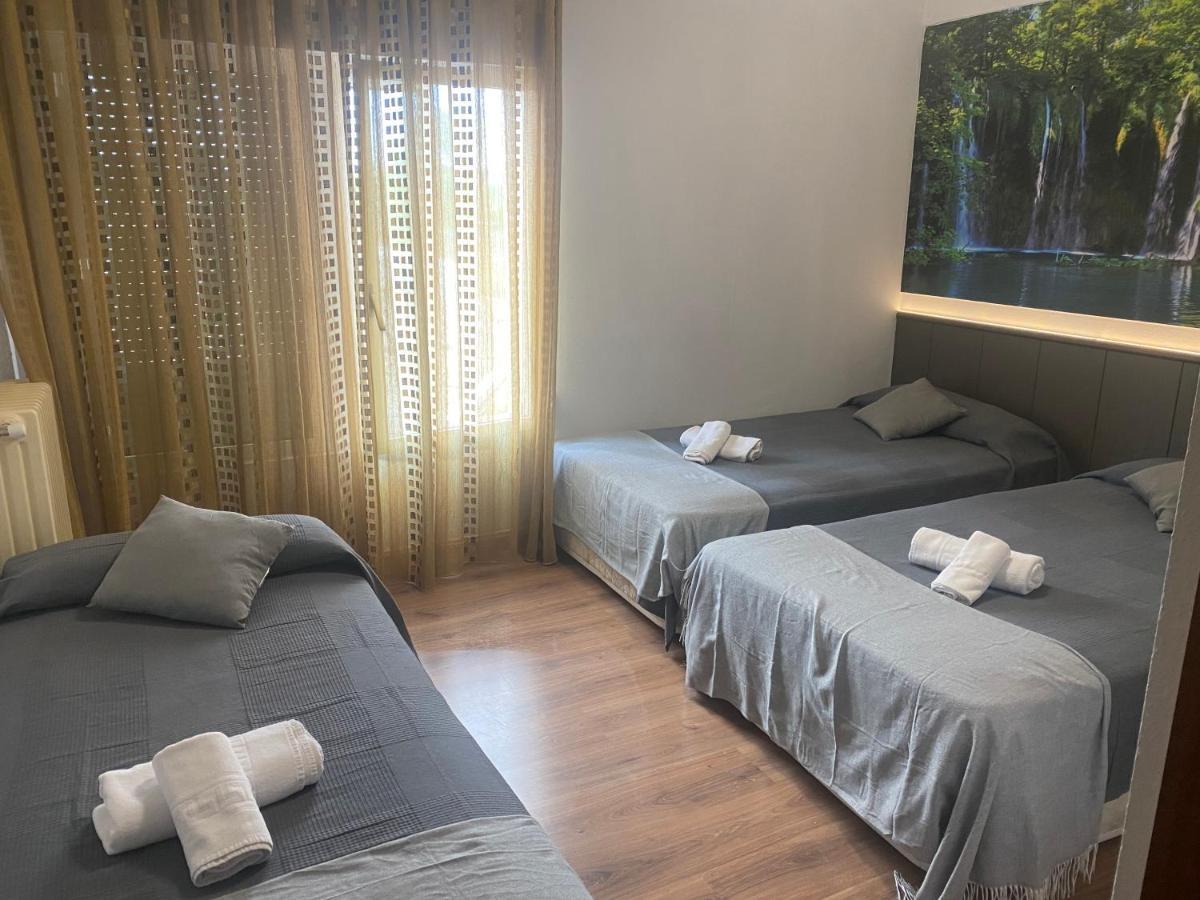 Hostal Restaurante Rio Ubierna Quintanilla-Vivar 外观 照片